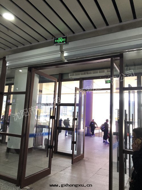 沈陽北(běi)站南(nán)廣场(chǎng)二(èr)樓进站口(kǒu)